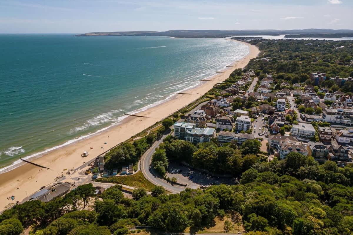 Middle Chine Vila Bournemouth Exterior foto